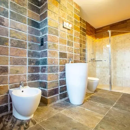 Patek Premium - Airport Lawica & Mtp & Car Races & International Trade Fairs Apartman