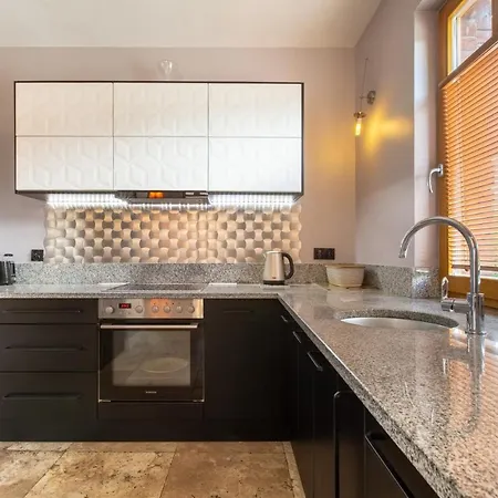 Patek Premium - Airport Lawica & Mtp & Car Races & International Trade Fairs *