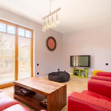 Patek Premium - Airport Lawica & Mtp & Car Races & International Trade Fairs Apartman