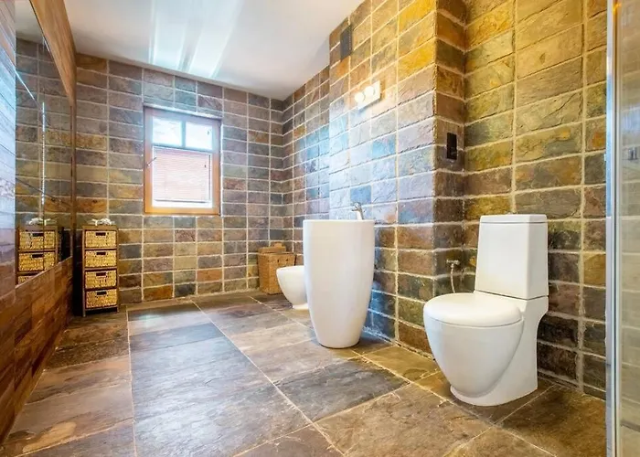 Patek Premium - Airport Lawica & Mtp & Car Races & International Trade Fairs