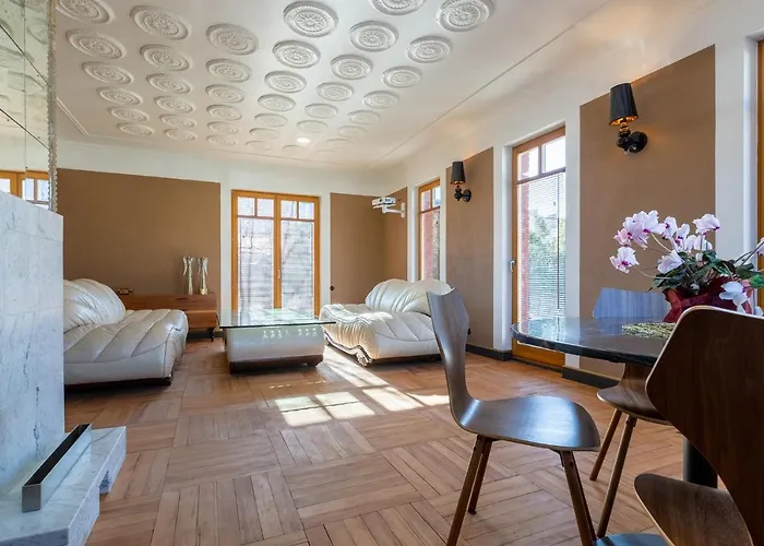 Patek Premium - Airport Lawica & Mtp & Car Races & International Trade Fairs Daire Skórzewo