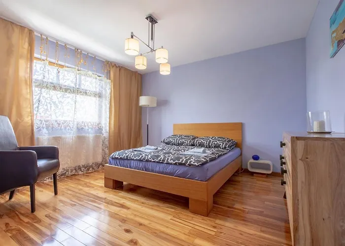 Patek Premium - Airport Lawica & Mtp & Car Races & International Trade Fairs Skórzewo