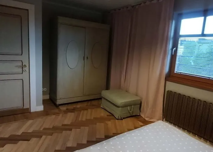 Patek Premium - Airport Lawica & Mtp & Car Races & International Trade Fairs *