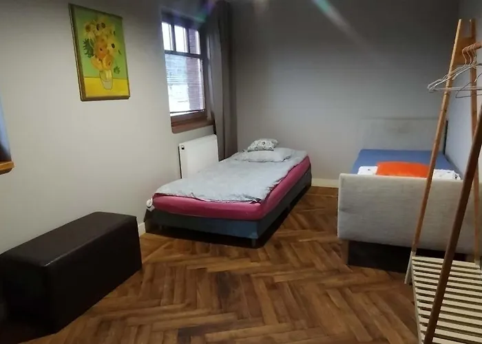 Patek Premium - Airport Lawica & Mtp & Car Races & International Trade Fairs